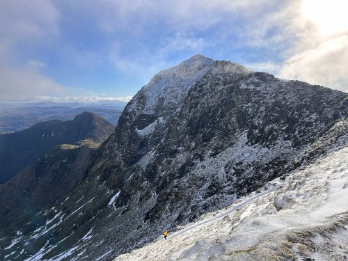 Traversing below y Garnedd