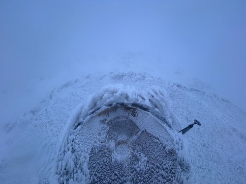 Rime buildup pointing east
